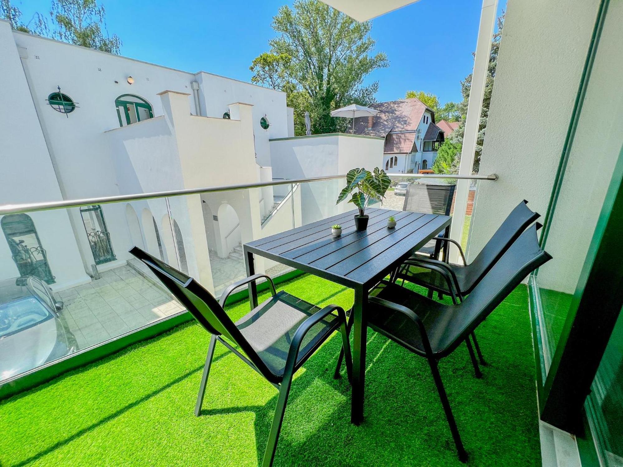Villa Bauhaus Labi Garden Wellness Apartman Siófok Kültér fotó